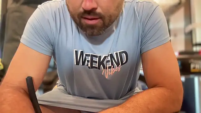 southfljason305 (Ask my age) - 10 + tokens get a free short video