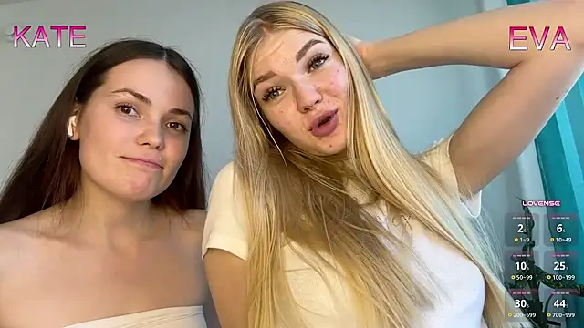 DoublleTroubleX live sex cam