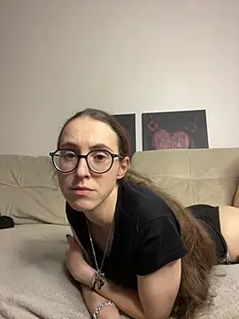 MartiniiSelenna live cam on StripChat