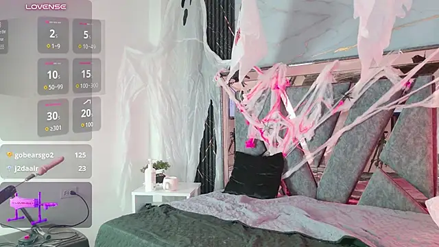 luxxo_xo live cam on StripChat