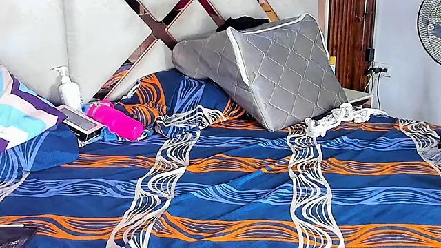Couple_Gold69
