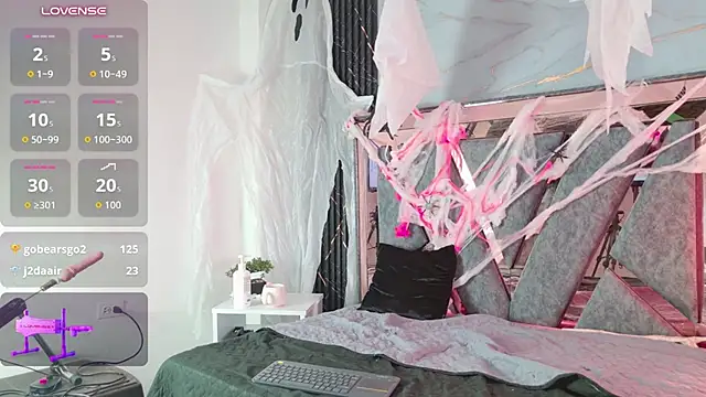 luxxo_xo live cam on StripChat