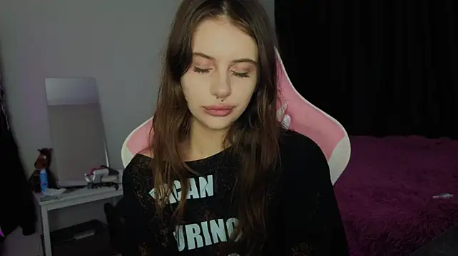 evvaavve live cam on StripChat