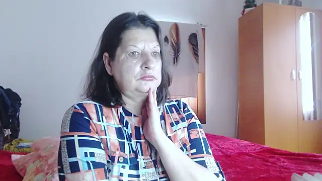 ExtasyMature live cam on StripChat
