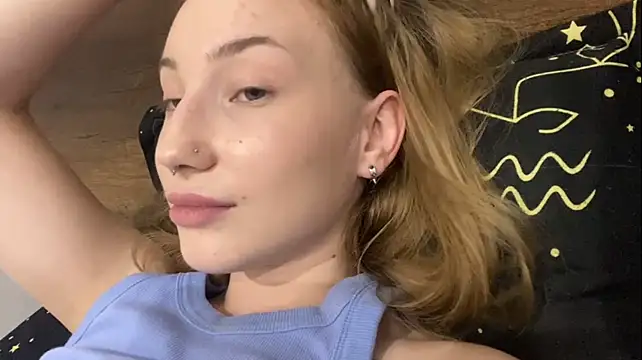 laureneboutet (F young) - lick my naughty finger