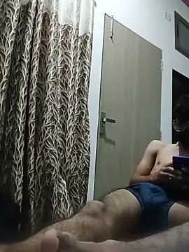 hornyboy337 (M twink) - Bath show
