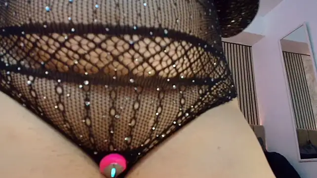 JuliRamirez live cam on StripChat
