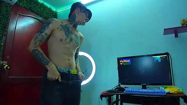 Boy_tatto77 on Stripchat