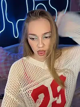 MilaMoone webcam