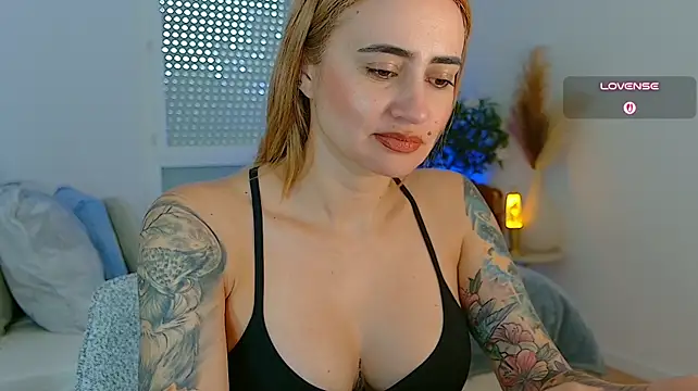 pennyyy_ (Ask my age) - naked and cum