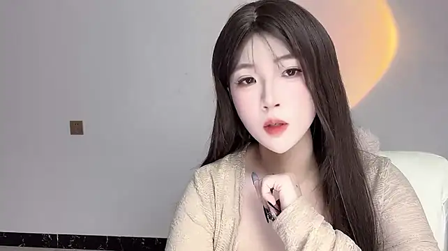 Lucy_8858 webcam