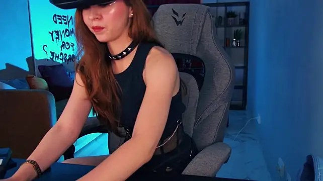 SienaAshwood live cam on StripChat