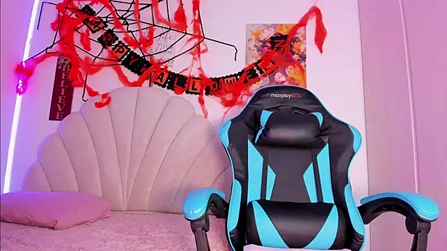 NahomyVega