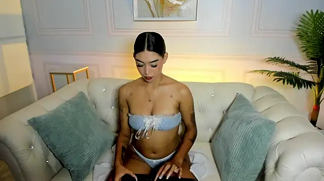 zoe_cute18_ live cam on StripChat
