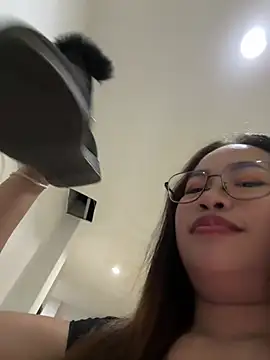 Ponthip live cam preview