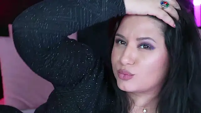 EssenaMonroe live cam on StripChat