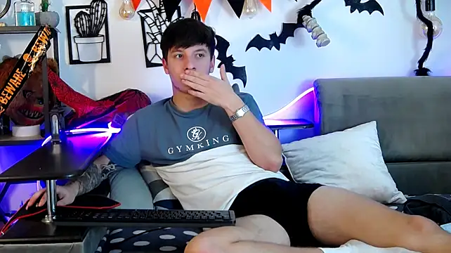 thomasedisonn (M twink) - naked striptease