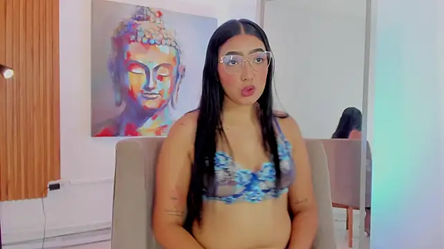 Naomi_Ruiz1 live cam on StripChat