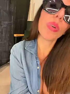 Sara87Show4U live cam