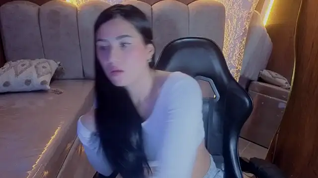 Antonella_russo_v live cam on StripChat