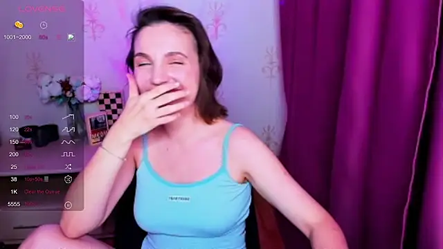 KindHazelHere_ live cam preview