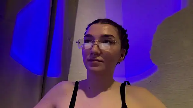 ManyMaron live cam on StripChat