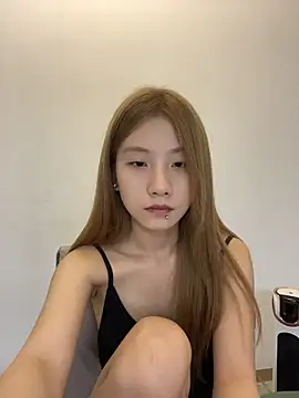 YoYo_3693 Live Webcam on Stripchat