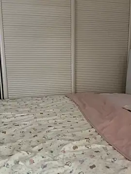 _xiaoxinxin_ (F young) - 坐脸视角3分钟月底30号晚上十二点 王子秀 王子们不要错过哟~