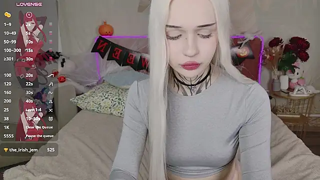 cloudyuniasia (F teen) - tits with oil show