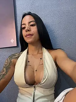 Morenaviip live cam
