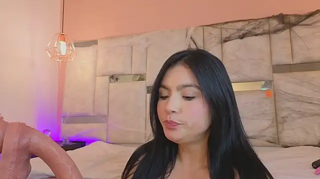 kylie_river live cam on StripChat