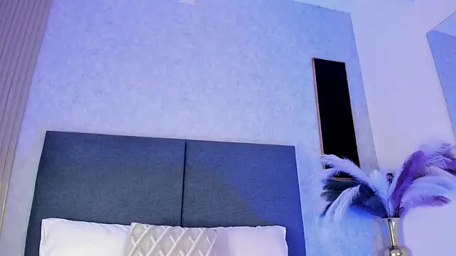 Roxxyfiore live cam on StripChat