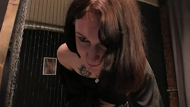 MickeQuinee live cam on StripChat