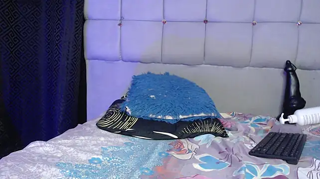 charlotte_brawn live cam preview
