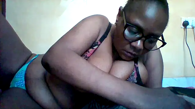 Africangal live cam on StripChat