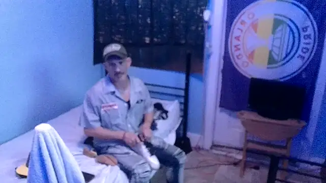 halfwayhausGUY live cam on StripChat