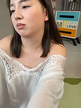 A_XiaoMan live sex cam