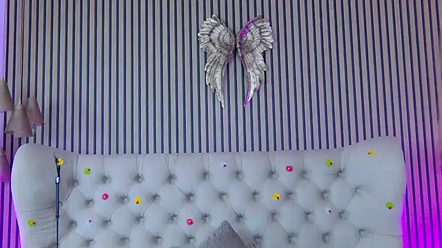 PlayfulShow live cam on StripChat