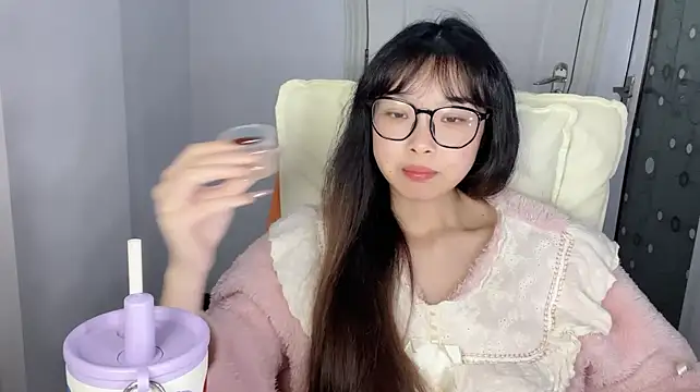 Akong11 live cam on StripChat