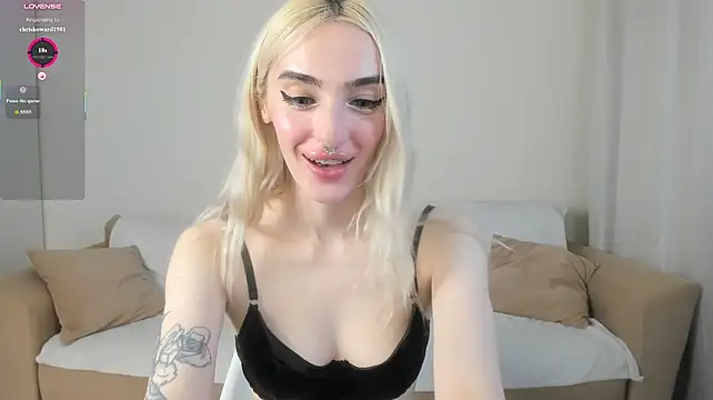 succubantra live cam on StripChat