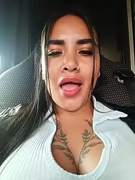 MAYE__13 live cam preview