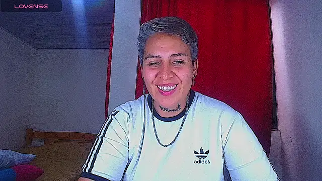 Yessi_rousse