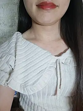 Cherry-squirtt live cam on StripChat