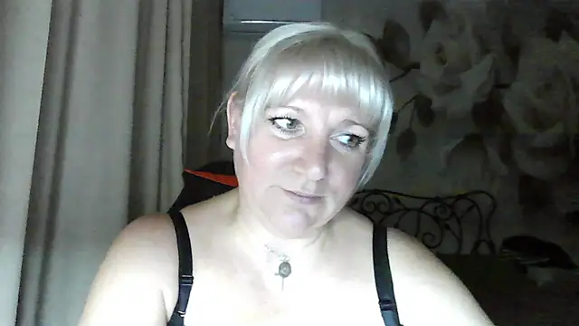 MeilomaWesa live cam on StripChat
