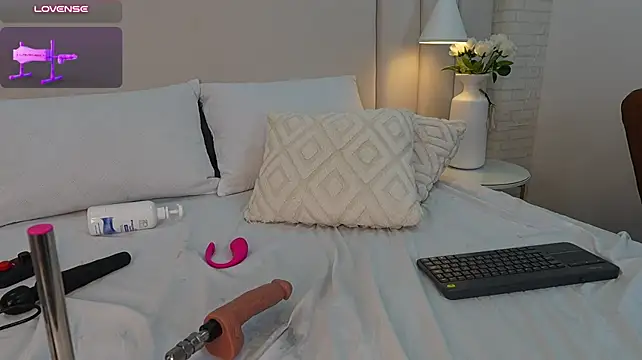 GabyJones_