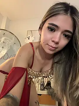 Show de webcam en vivo con HoneyMollyX - Juguetes Lovense interactivos disponibles
