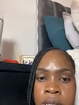 LuciousLips96