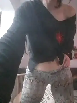 lolafoxie live cam on StripChat