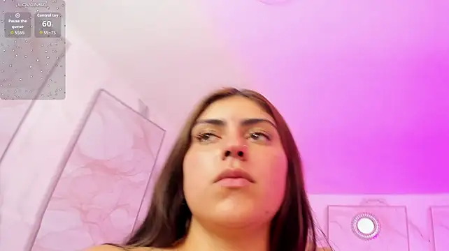 MishRaven live cam on StripChat
