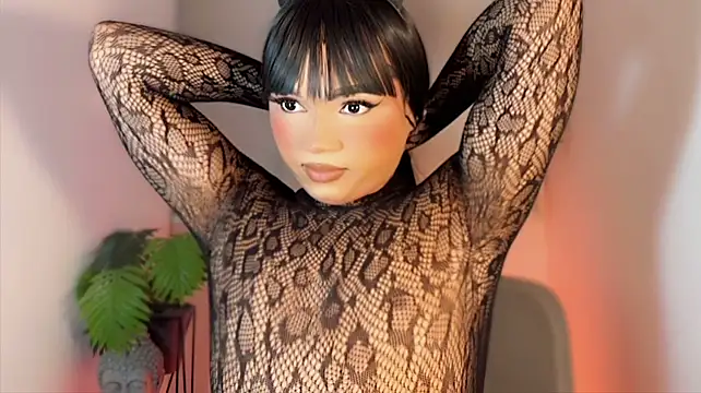 misstreslatin live cam on StripChat